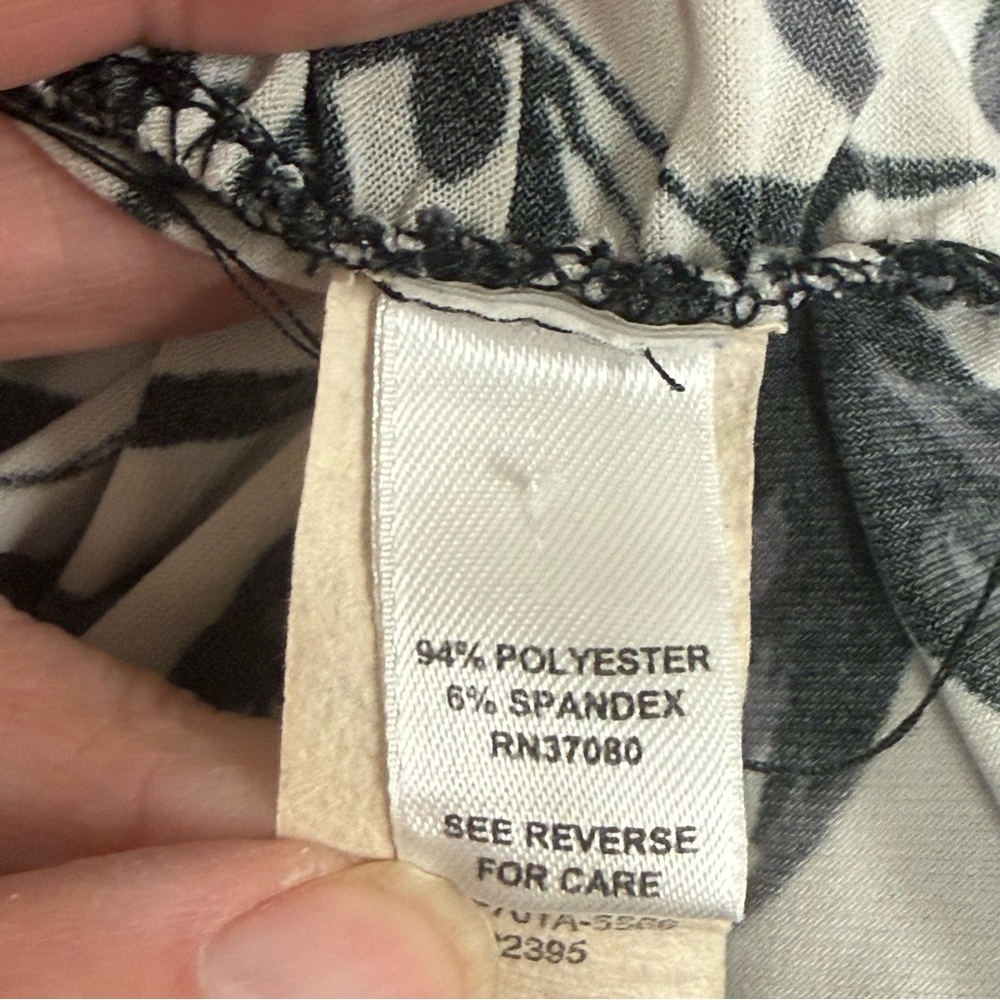 Cato Black White Floral Ring Front V-Neck 3/4 Sleeve Blouse L - Picture 6 of 8